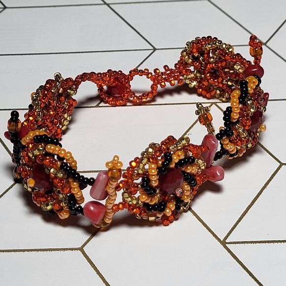Vintage handmade beaded bracelet - Picture 2 of 10